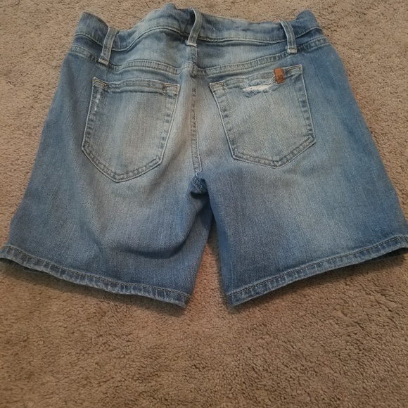 Shorts - Picture 2 of 6